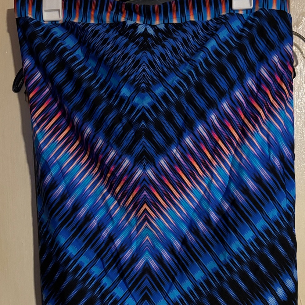 Vibrant Multicolor Chevron Tankini Top, Strapless very slimming. Bandini Tankini